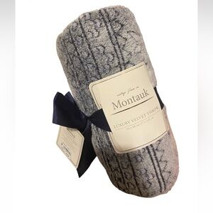 Montauk Luxury Velvet Throw Blue/Gray 50”x60” NWT